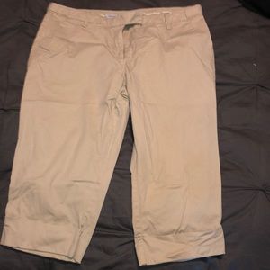 💠Old Navy khaki Capris💠